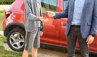 Minor Driving Fine | మైనర్కు కారు ఇచ్చిన తండ్రి.. మూడేండ్ల జైలు, రూ.25వేలు ఫైన్