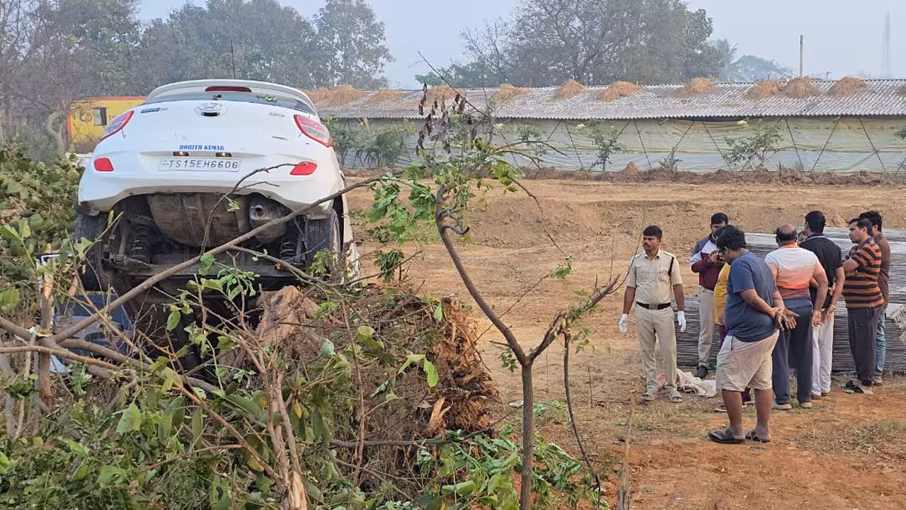 Road Accident | మెదక్, షాద్నగర్లో రోడ్డు ప్రమాదాలు.. ఇద్దరు స్నేహితులు, ఓ బట్టల వ్యాపారి మృతి..