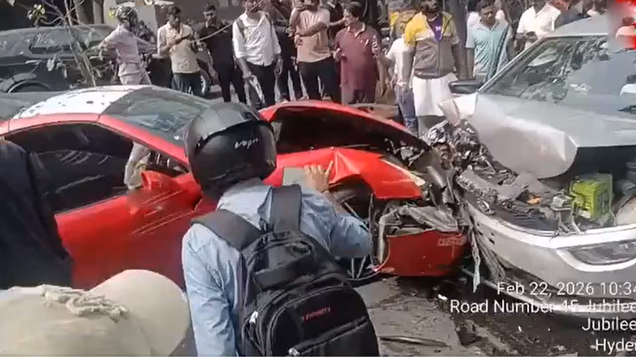 Car Accident | హీరో బాలకృష్ణ ఇంటి వద్ద ఫెరారీ కారు బీభత్సం..