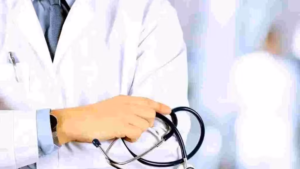 Five Fake Doctors Arrested | ఐదుగురు నకిలీ డాక్టర్ల అరెస్ట్.. కంటి ఆసుపత్రుల ముసుగులో భారీ మోసం!