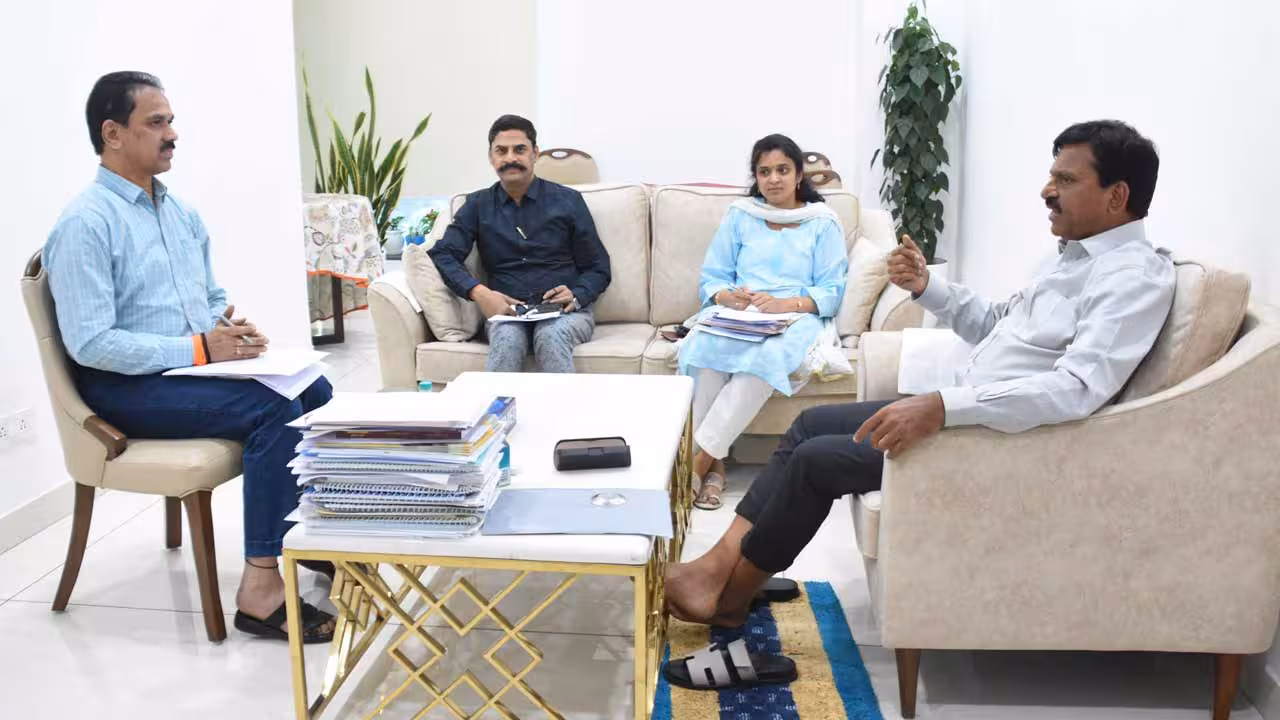 Telangana Journalists | జర్నలిస్టులకు 44 వేలకు పైగా అక్రిడిటేషన్ కార్డులు