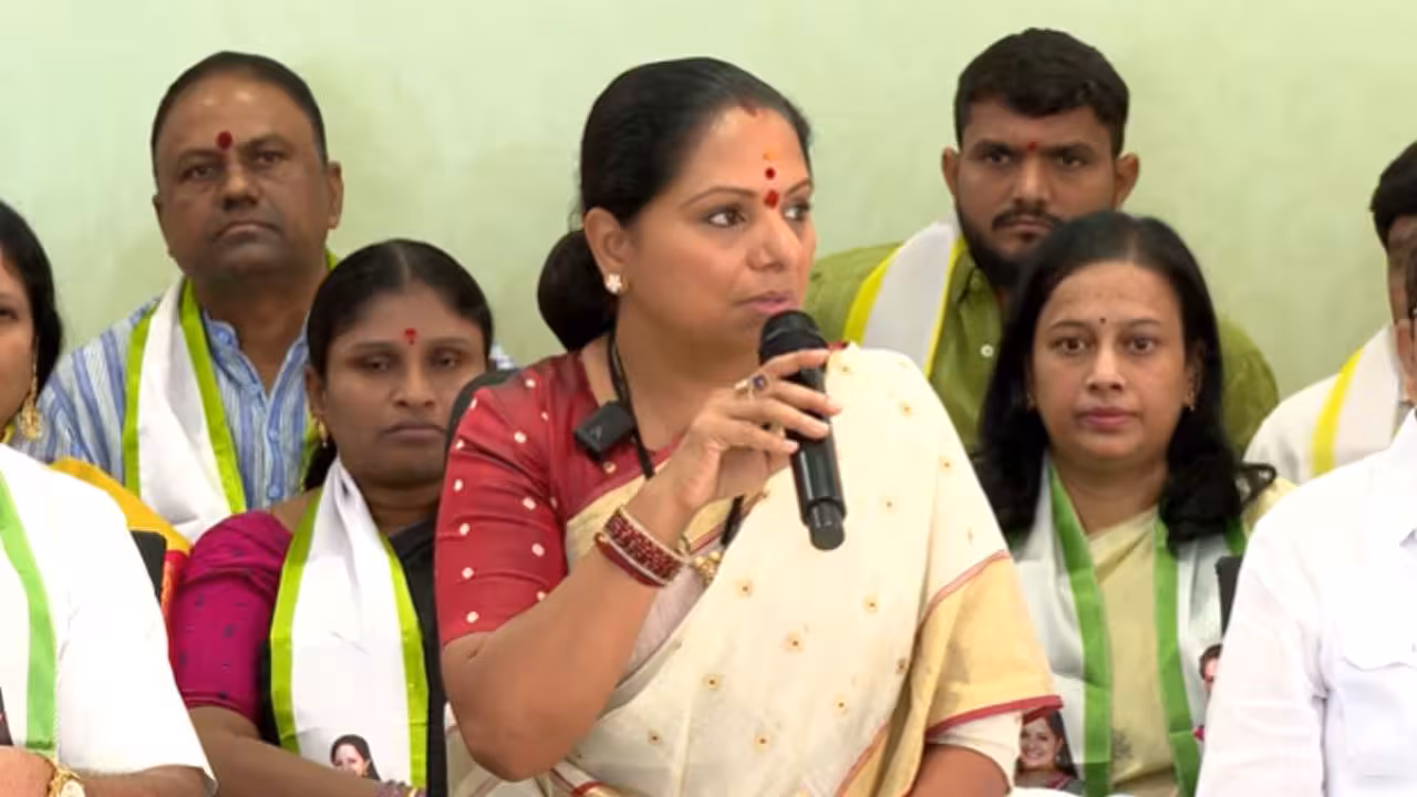 Kavitha | బీసీ రిజర్వేషన్లను అడ్డుకున్న వ్యక్తికి బీఆర్ఎస్ టికెట్: కవిత