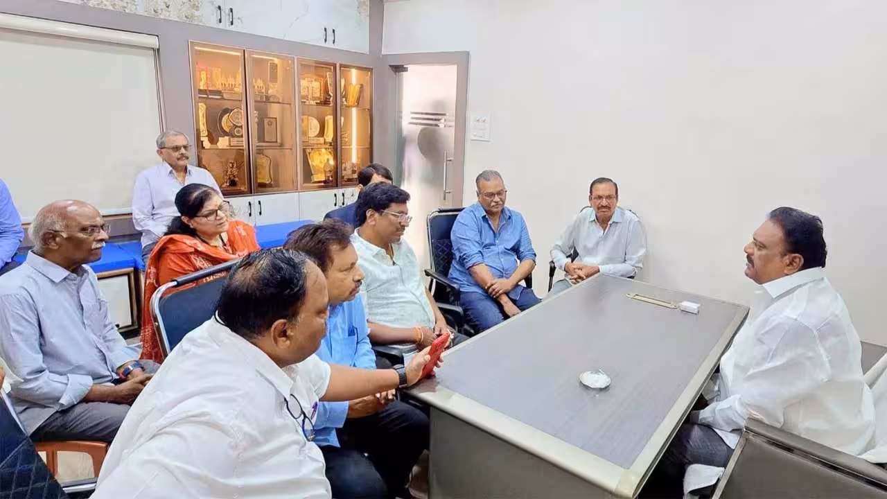 Gandhi Sarovar | మధు పార్క్ రిడ్జ్ అపార్ట్మెంట్ వాసులకు రూ. 1000 కోట్లతో గేటెడ్ కమ్యూనిటీ..!