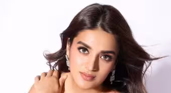 Nidhhi Agerwal | వాట్ నెక్స్ట్ - ఆఫర్స్ కోసం నిధి వెయిటింగ్!