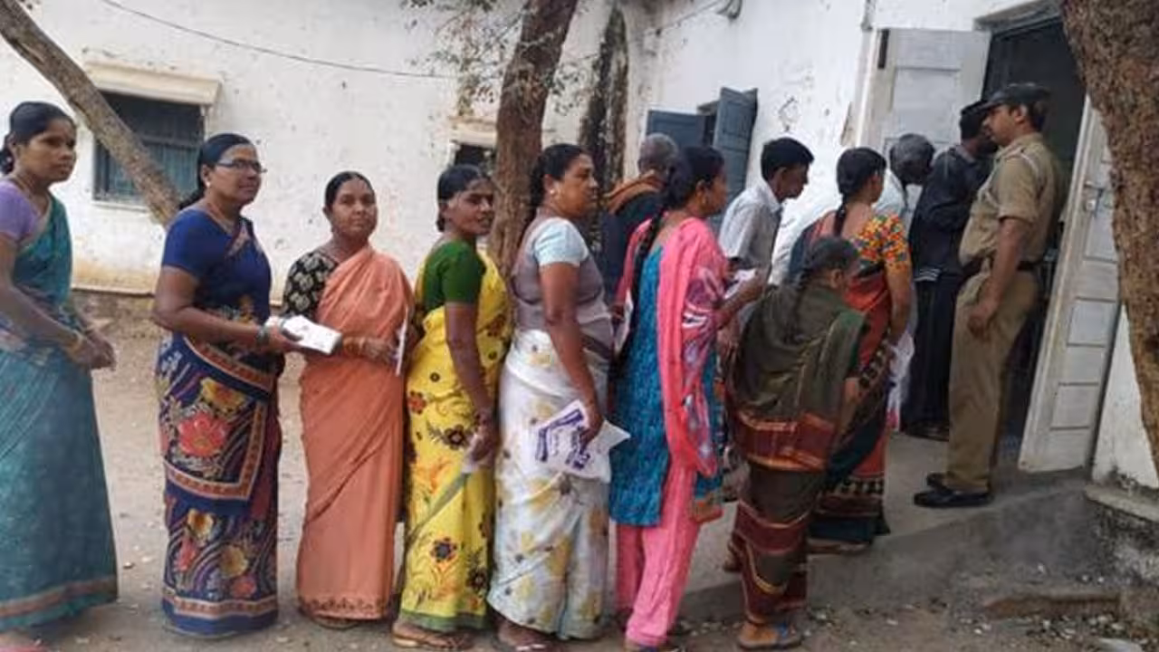 Municipal Elections | మున్సిపల్ ఎన్నికలు.. కొనసాగుతున్న పోలింగ్