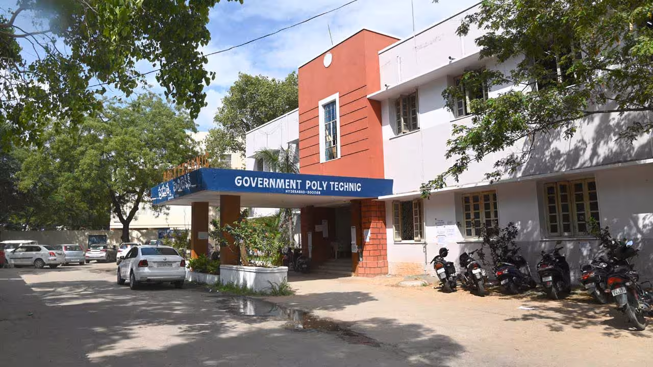 Polytechnic Courses | పాలిటెక్నిక్లో 10 కొత్త కోర్సులు..! మొత్తం సీట్లు 18,300..!!