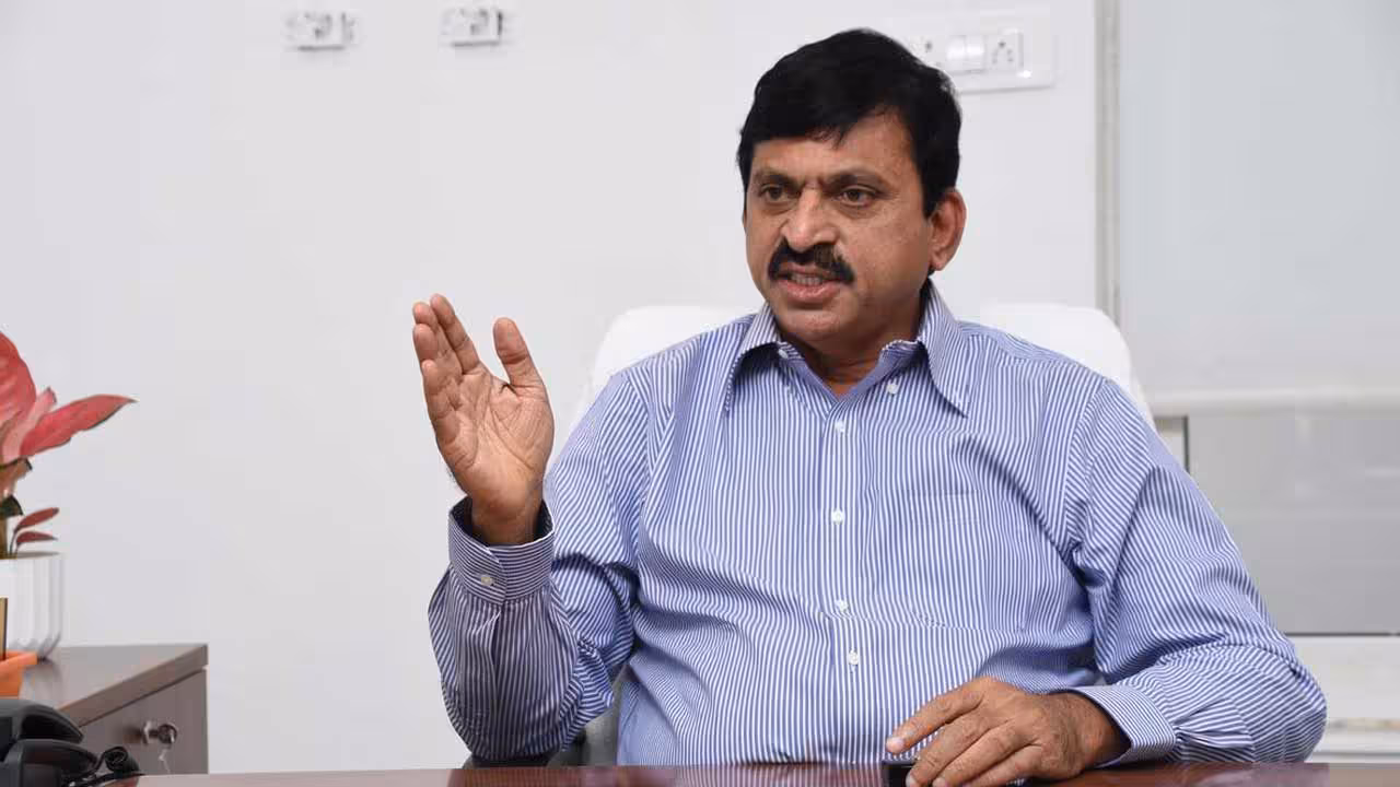 Ponguleti Srinivasa Reddy | 12 ఏళ్లలో ఒక్క ఇల్లు కూడా నిర్మించలేదు : మంత్రి పొంగులేటి