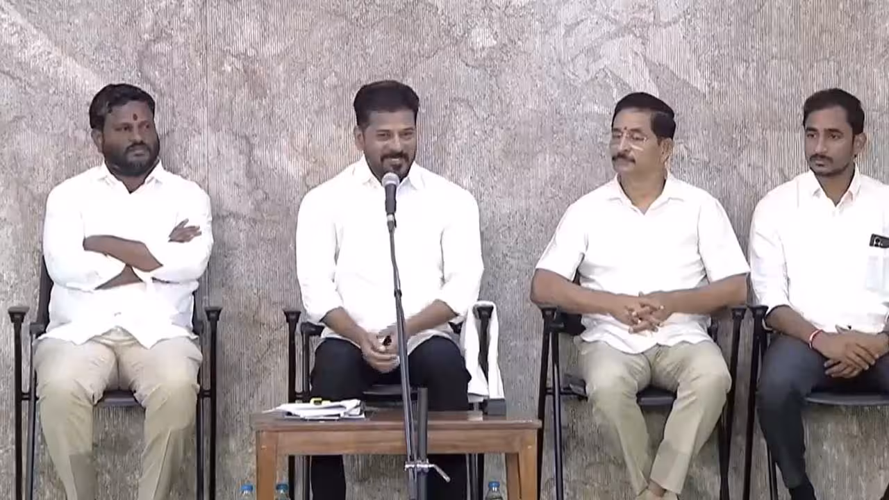 CM Revanth Reddy | గుండు, అరగుండు కలిసి ప్రజలను మోసం చేస్తున్నారు : సీఎం రేవంత్ రెడ్డి