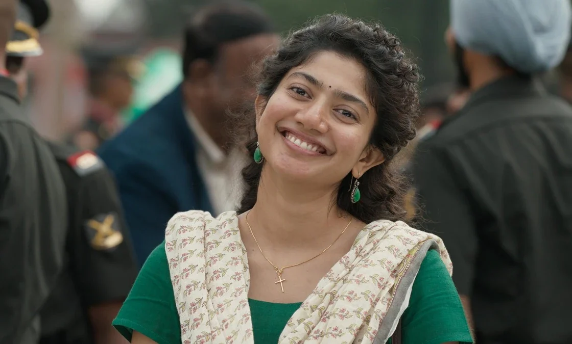 కల్కి 2 హీరోయిన్గా సాయిపల్లవి ఎంపికైంది. దీపికా పదుకొనే ప్లేస్లో సాయిపల్లవిని మేకర్స్ సెలెక్ట్ చేశారు.
