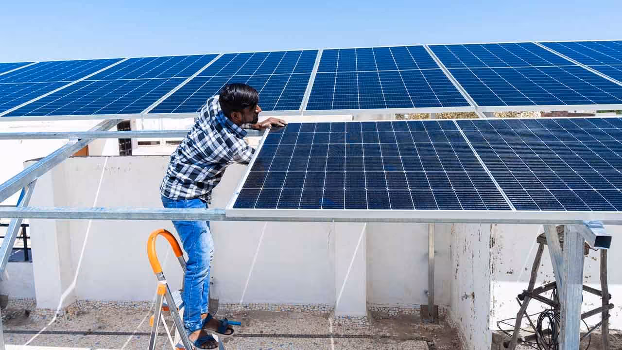 Solar Power | సోలార్ పవర్ పెట్టిస్తున్నారా..? ఈ 5 అంశాలు తప్పనిసరి..!