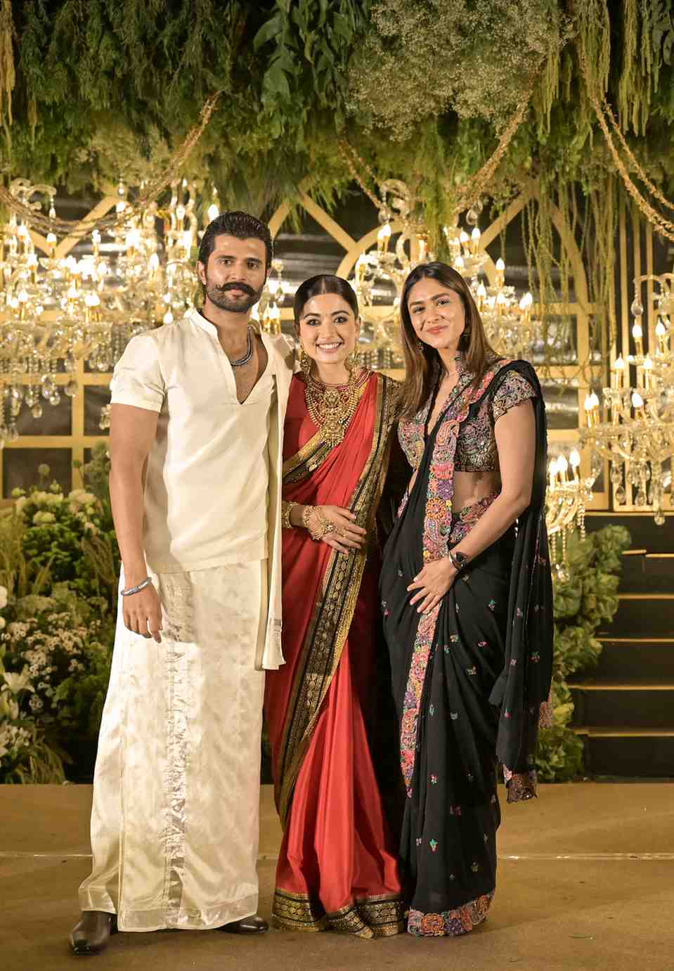 Virosh Wedding | గ్రాండ్గా విరోష్ రిసెప్షన్ – హాజరైన సినీ , రాజకీయ ప్రముఖులు - Image 13