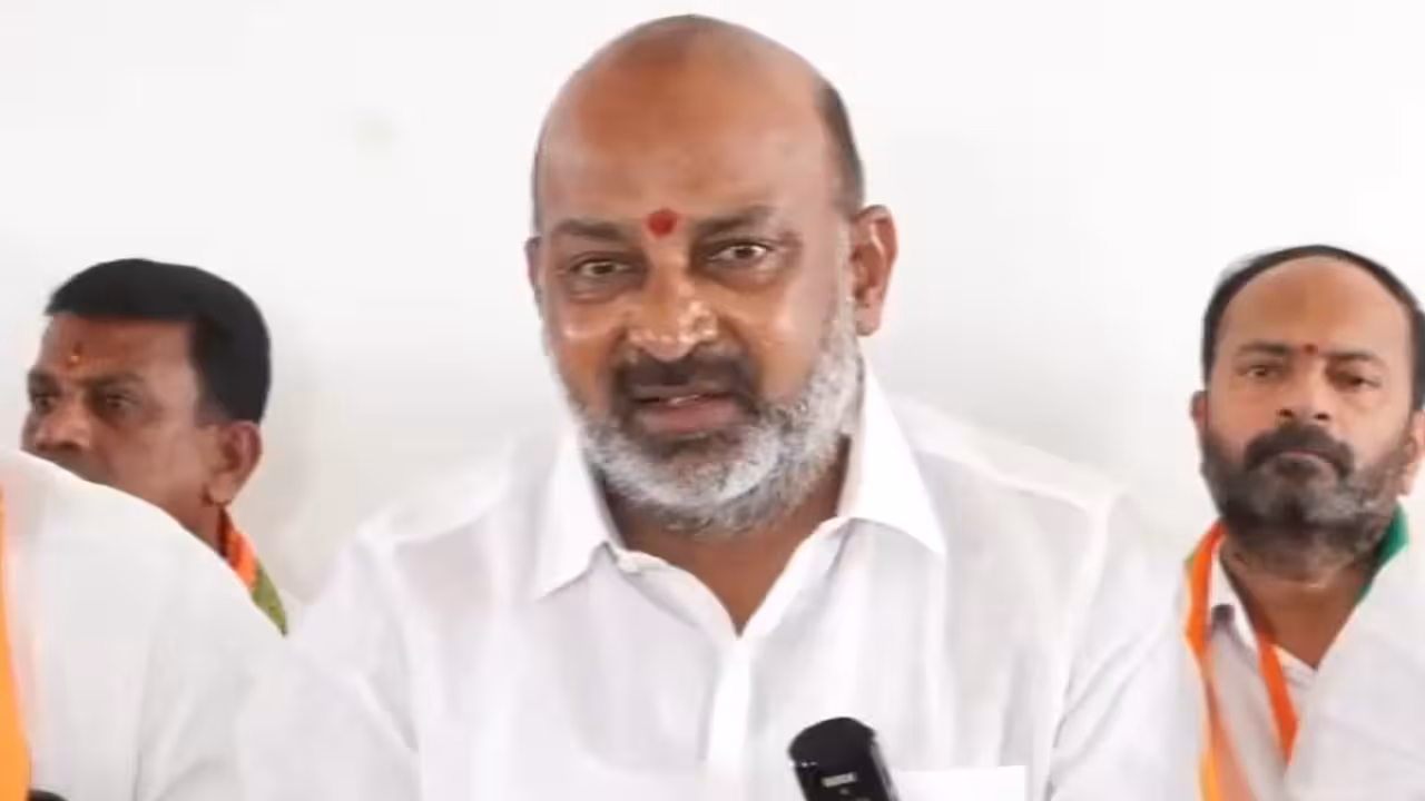 Bandi Sanjay | కాంగ్రెస్ ప్రభుత్వ రాక్షసత్వం గురించి ప్రజల్లోకి వెళ్లి తెలుసుకోండి..!