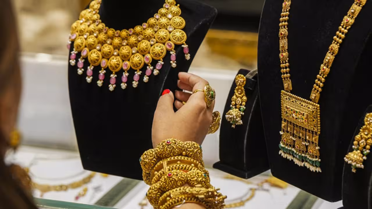 Gold Price | మళ్లీ షాక్ ఇచ్చిన బంగారం, వెండి.. ఒకే రోజు భారీగా పెరిగిన ధరలు..!