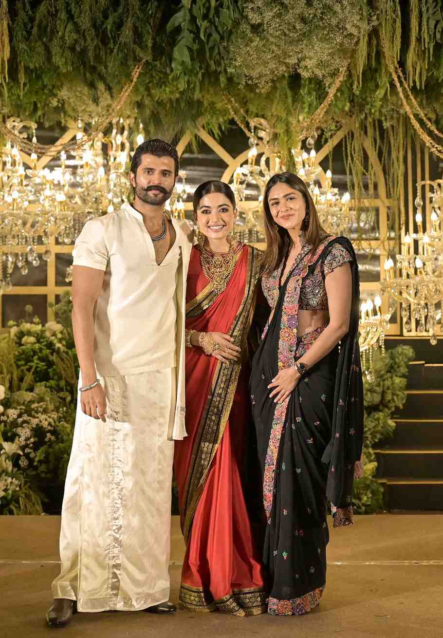 Virosh Wedding | గ్రాండ్గా విరోష్ రిసెప్షన్ – హాజరైన సినీ , రాజకీయ ప్రముఖులు - Image 5