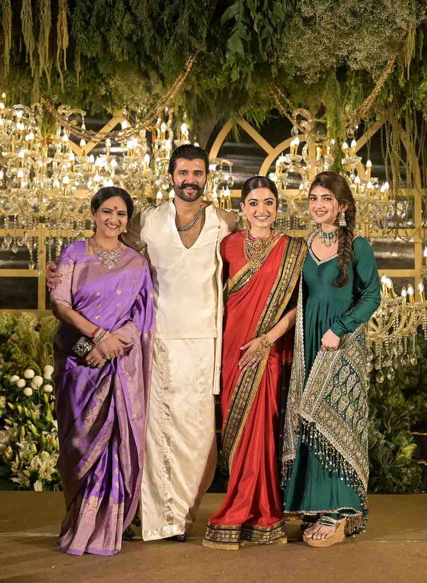 Virosh Wedding | గ్రాండ్గా విరోష్ రిసెప్షన్ – హాజరైన సినీ , రాజకీయ ప్రముఖులు - Image 6