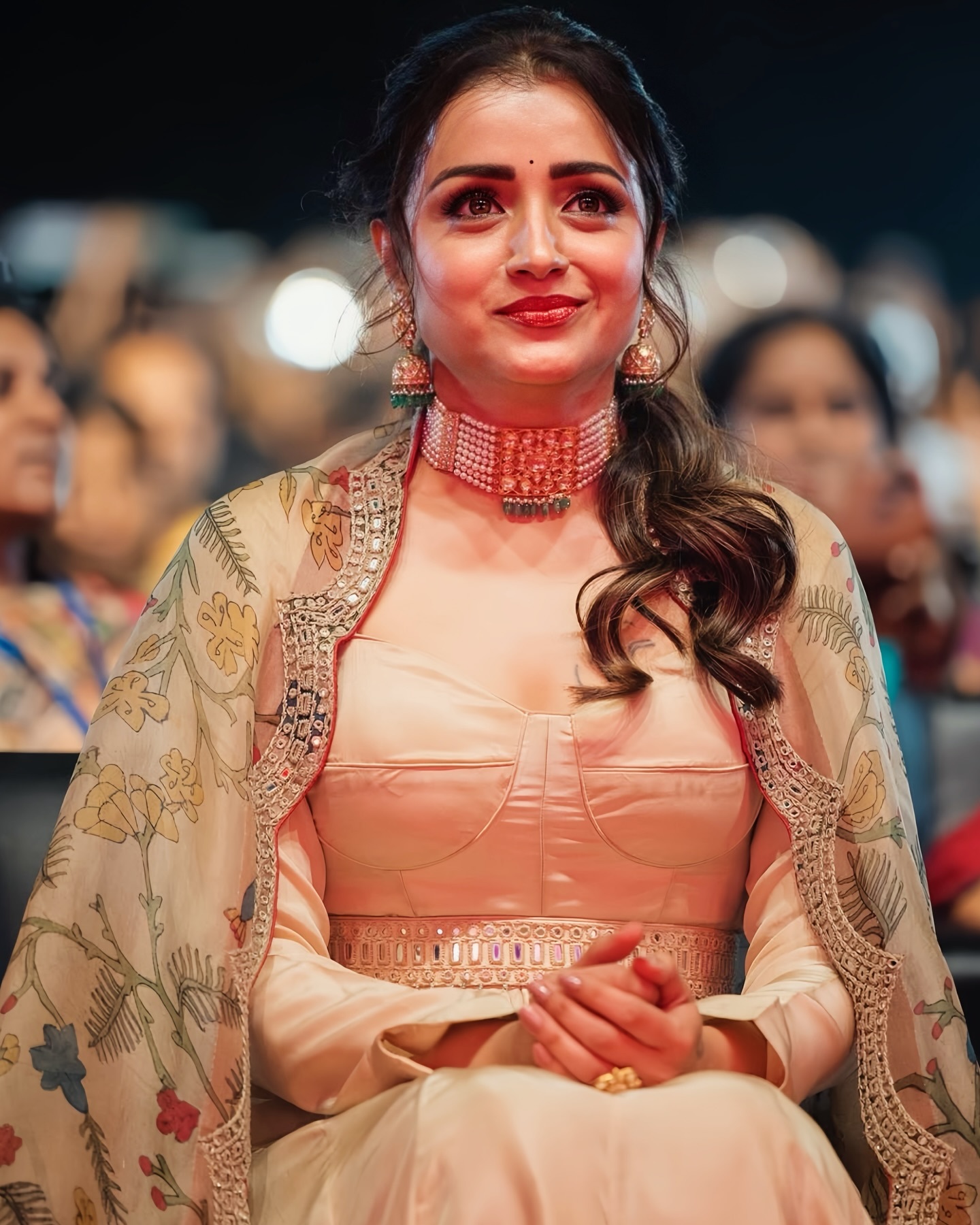 దాదాపు ఇరవై ఏళ్ల లాంగ్ గ్యాప్ తర్వాత సూర్య, త్రిష కాంబినేషన్లో వస్తోన్న మూవీ ఇది. గతంలో వీరిద్దరి కలయికలో యువ, ఆరు, కంచు అనే సినిమాలు వచ్చాయి.