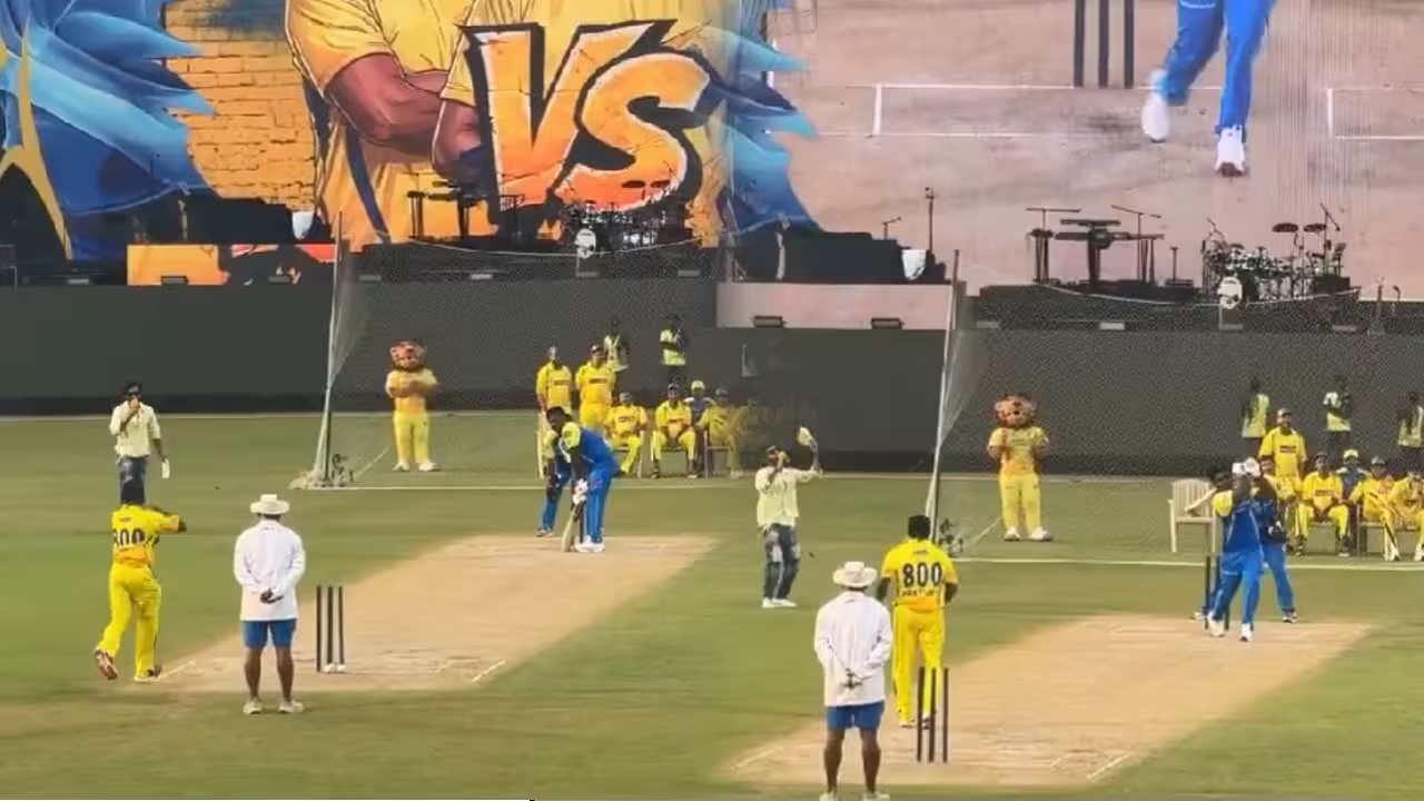 IPL 2026 | ముత్తయ్య మురళీధరన్ బౌలింగ్.. సిక్సర్ కొట్టిన సంజు శాంసన్..! Video