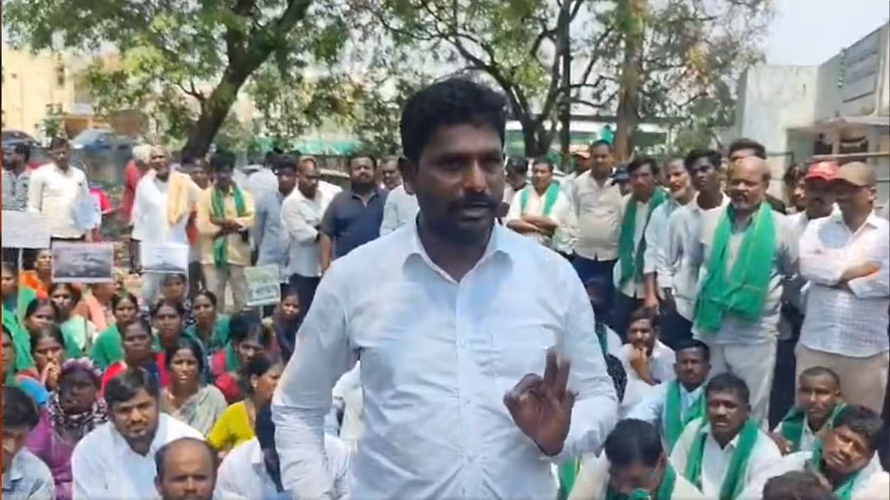 Land acquisition | పార్టీని గెలిపిస్తే భూములు లాక్కుంటరా?.. కాంగ్రెస్ ఎమ్మెల్యేపై కాంగ్రెస్ సర్పంచ్ ఫైర్