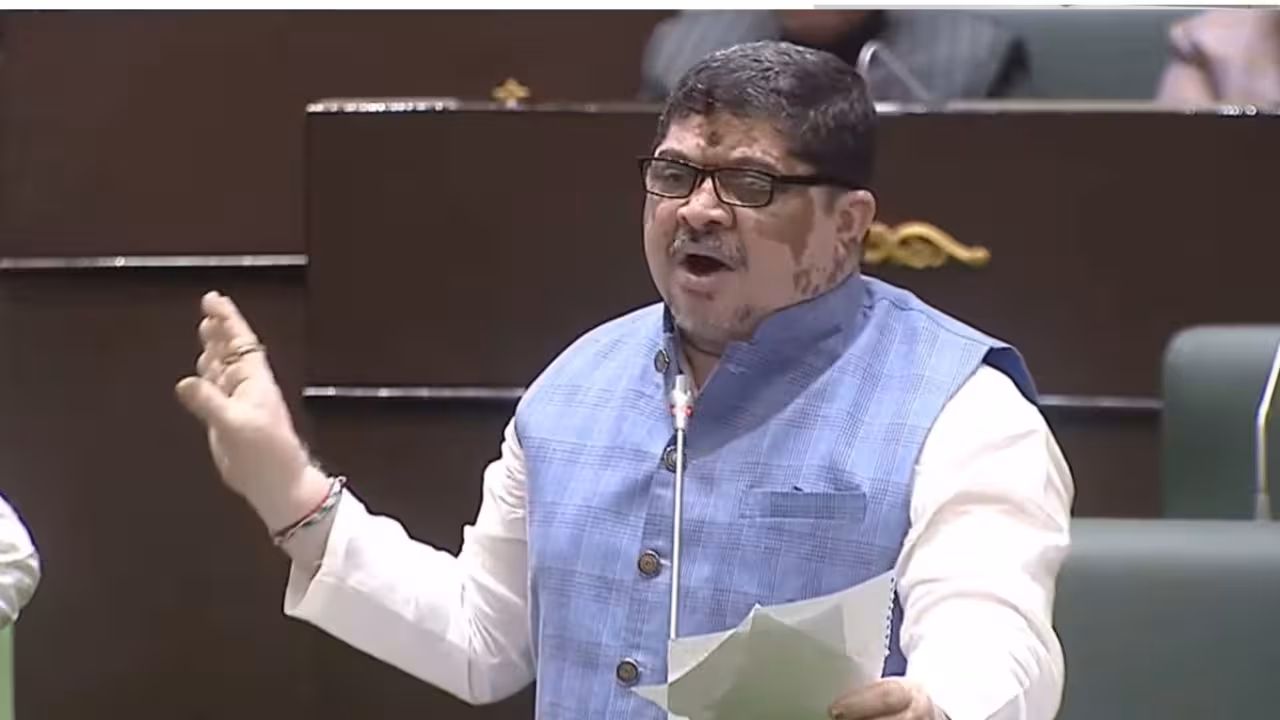 Minister Ponnam Prabhakar | ఆర్టీసీ విలీన నివేదిక ఇంకా రాలే.. డిపోల ప్రైవేటీకరణ అవాస్తవం: అసెంబ్లీలో మంత్రి పొన్నం