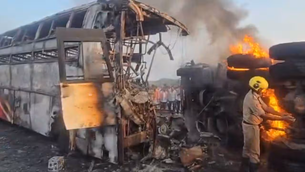 Markapuram Accident | నాన్న ప్రాణాలతో బయటపడ్డాడు.. కానీ రూ. 5 లక్షలు కాలిపోయాయి..