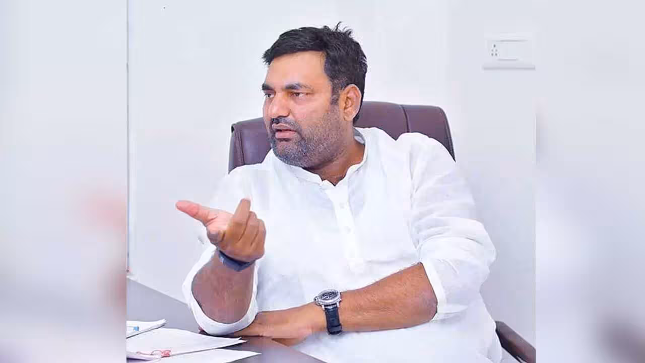 MLA Anirudh Reddy | తెలంగాణలో సారా దుకాణాలు తెరవాల్సిందే.. కాంగ్రెస్ ఎమ్మెల్యే అనిరుధ్ రెడ్డి సంచలన వ్యాఖ్యలు
