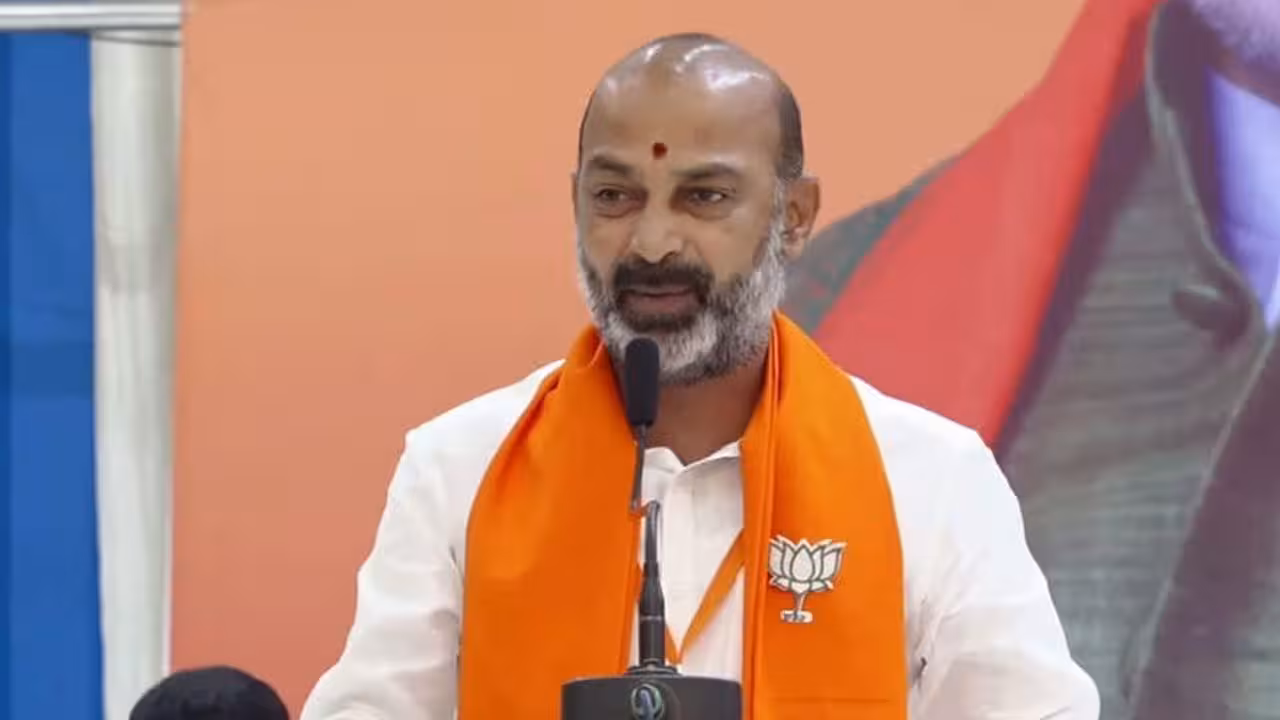 Bandi Sanjay | సనాతన ధర్మంపై దాడికి పాల్పడితే ఖబడ్దార్.. శివాలయం కూల్చివేతపై బండి సంజయ్ ఆగ్రహం