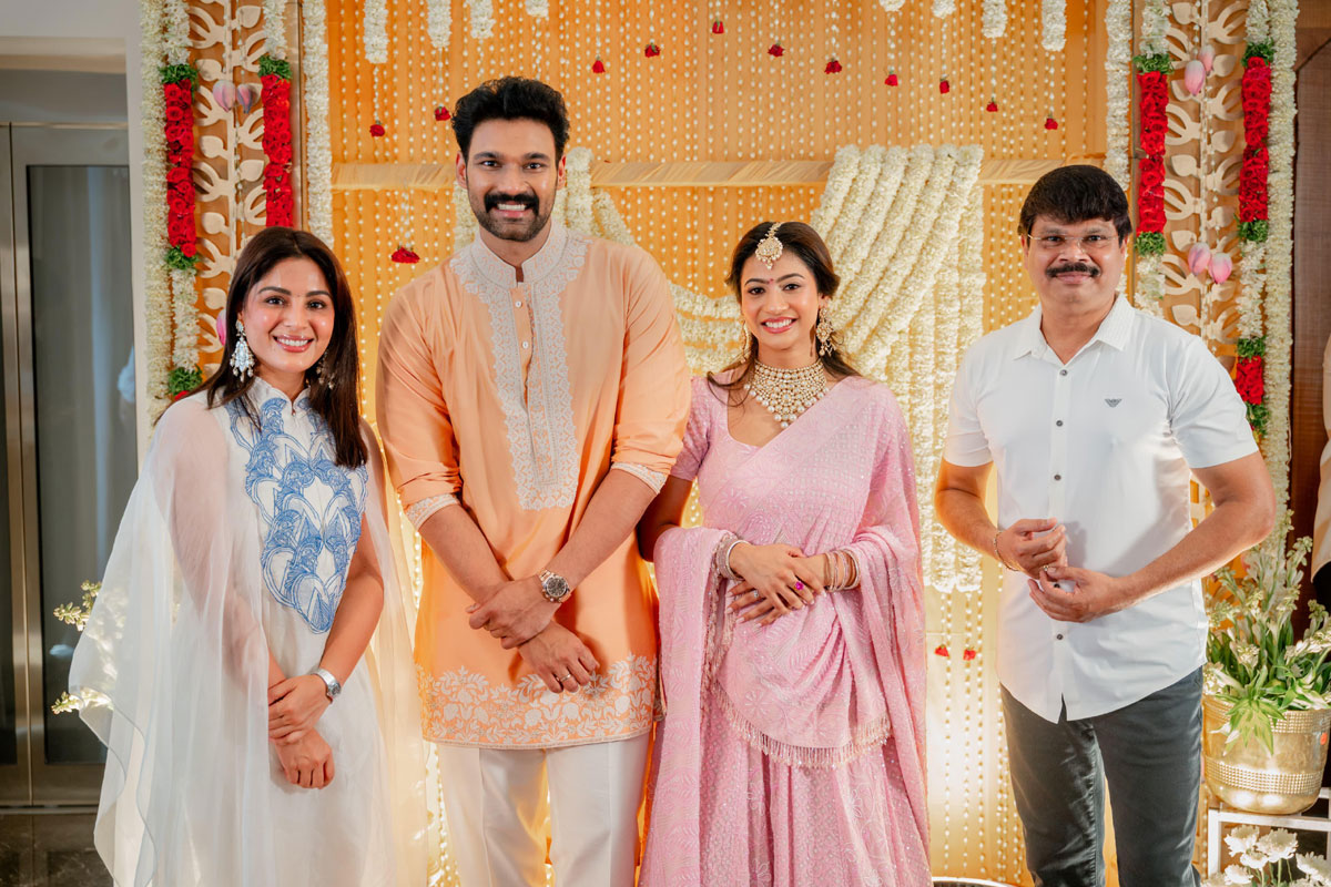 ఈ వేడుకకు హీరోయిన్ సంయుక్త మీనన్ స్పెషల్ అట్రాక్షన్గా నిలిచింది.