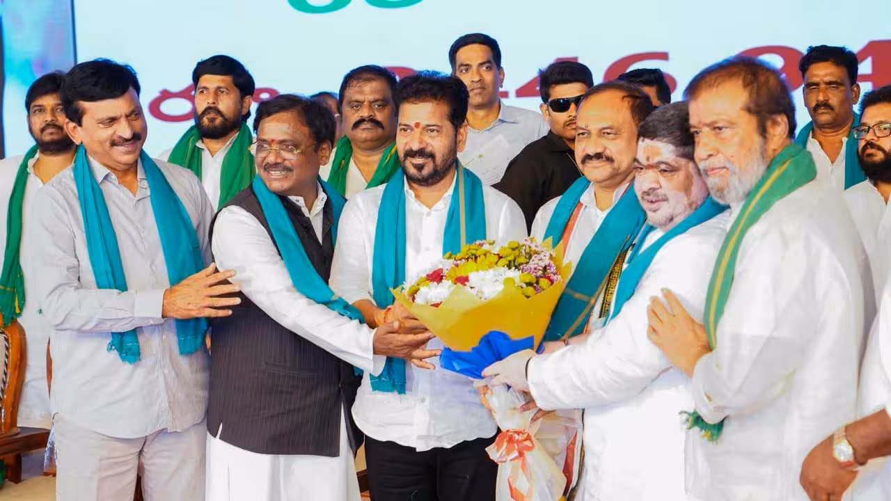 CM Revanth Reddy | ప్రభుత్వ టీచర్లపై సీఎం రేవంత్ రెడ్డి ప్రశంసలు