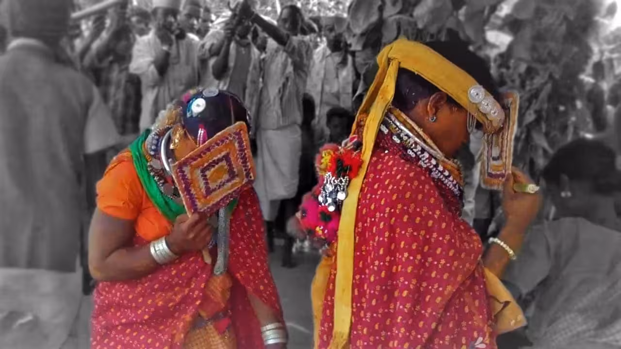 Dowry Free Marriage | కట్నం ఇవ్వొద్దు.. తీసుకోవద్దు.. కోలం ఆదివాసి తెగ తీర్మానం