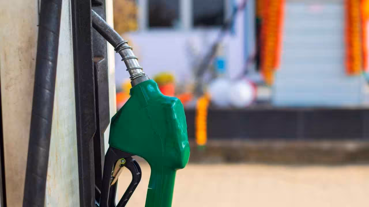 Petrol And Diesel Prices | యుద్ధం ఎఫెక్ట్.. దేశంలో పెట్రోల్, డీజిల్ ధరలు ఎలా ఉన్నాయి..? పెరుగుతాయా..?