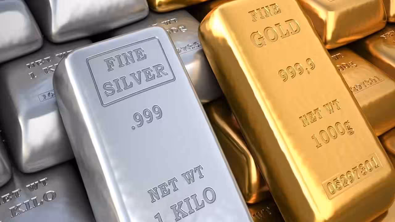 Gold And Silver Prices Today | బంగారం, వెండి ధరలపై యుద్ధం ఎఫెక్ట్ లేదా..? ధరలు తగ్గుతూనే ఉన్నాయి..