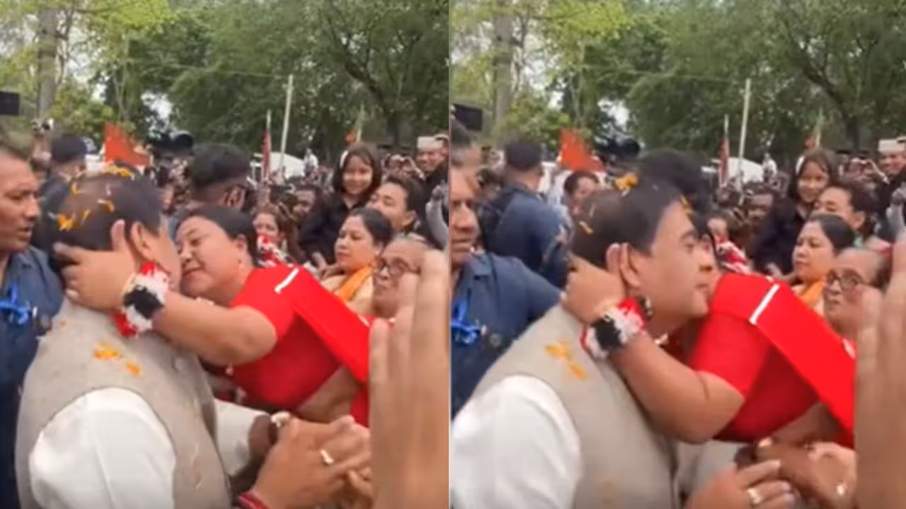 Woman Kisses CM | ఎన్నికల ప్రచారంలో సీఎం బుగ్గపై ముద్దు పెట్టిన మహిళ.. వైరల్ వీడియో