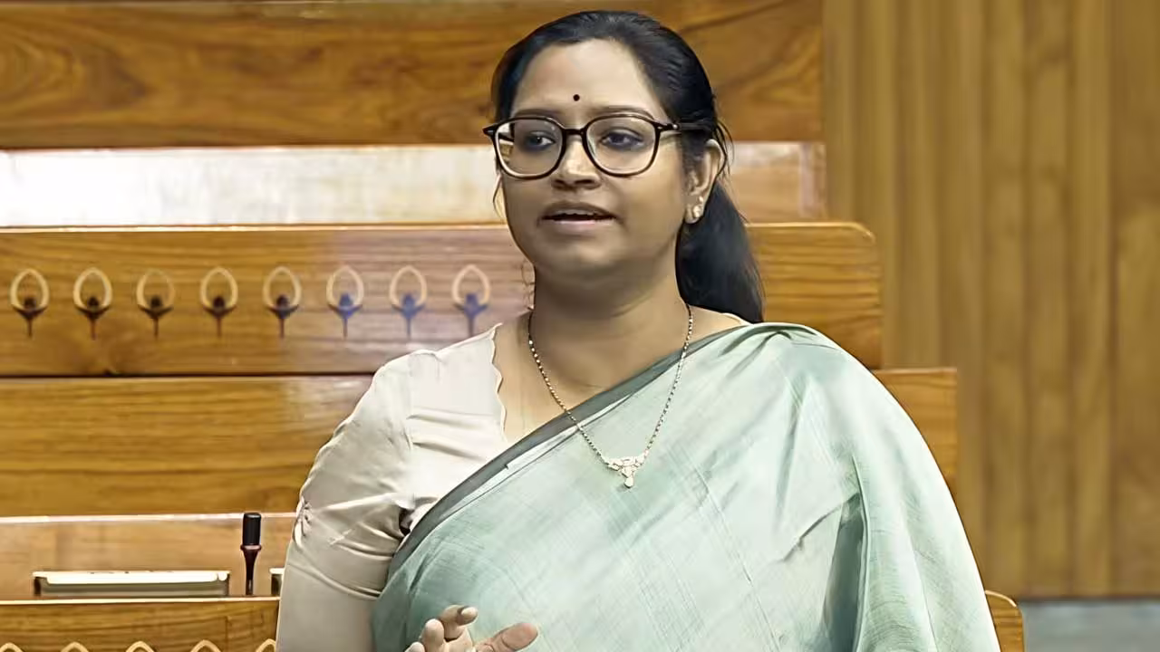 MP Kadiyam Kavya | ఆత్మహత్యకు ఆయుధంగా మారిన పారాక్వాట్.. నిషేధించాలన్న ఎంపీ కడియం కావ్య