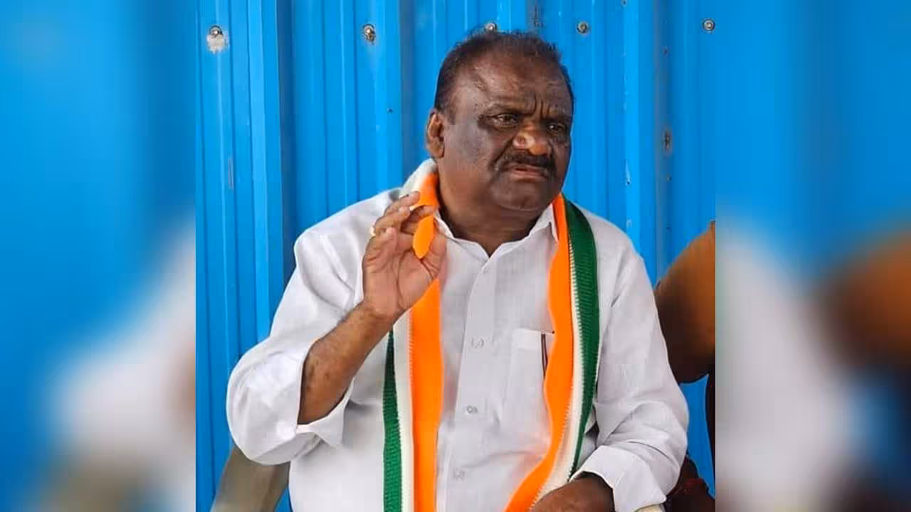 Mandula Samuel | కాంగ్రెస్ ఎమ్మెల్యే మందుల సామేల్ ఇంటిపై కోడిగుడ్లతో దాడి