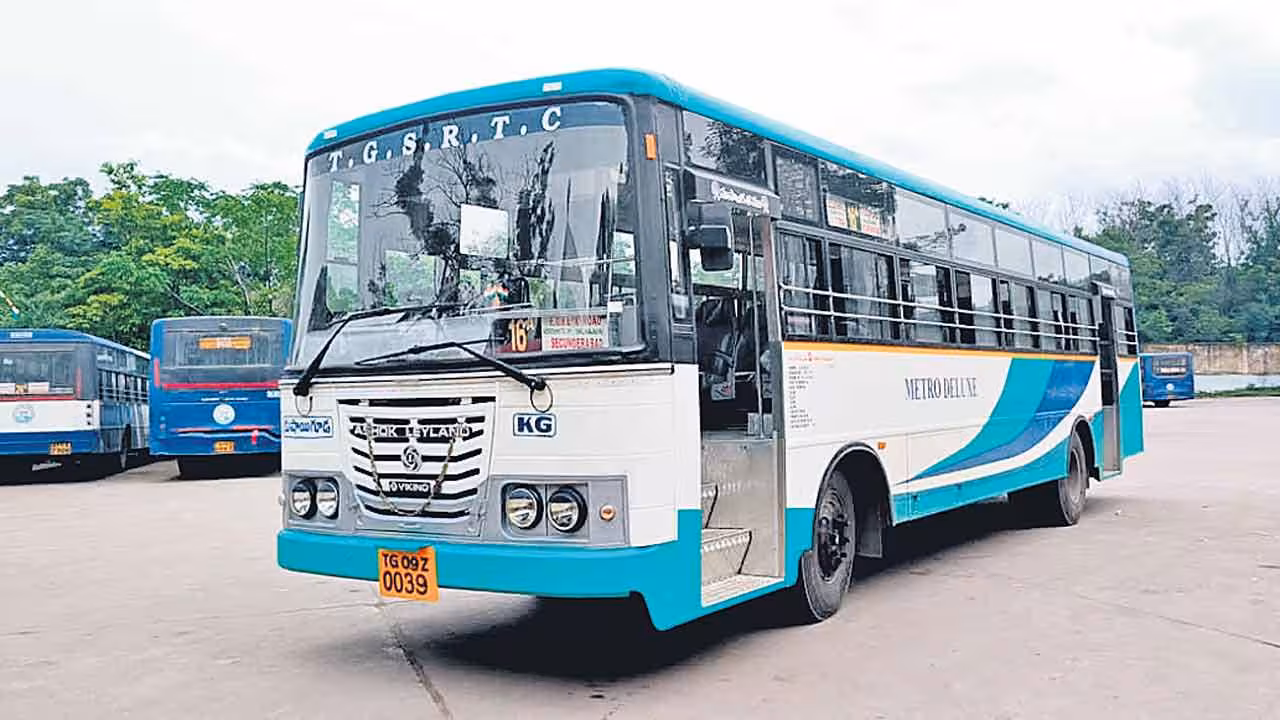 TGS RTC | ఆర్టీసీ ప్రయాణికులకు గుడ్ న్యూస్.. సిటీ మెట్రో డీలక్స్, ఏసీ బస్సుల్లో తగ్గిన చార్జీలు