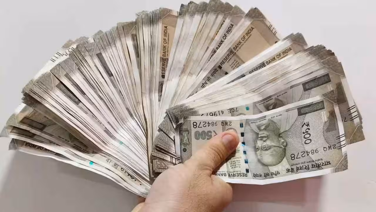 EPF Vs PPF | రూ.1.20 లక్షలను ఏటా పొదుపు చేస్తే EPF, PPFలలో 15 ఏళ్ల తరువాత ఏది గరిష్ట మొత్తాన్ని ఇస్తుంది..?