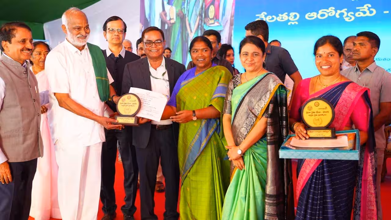 Minister Seethakka | మహిళా రైతులకు రుణ బీమా, ప్రమాద బీమా : మంత్రి సీతక్క