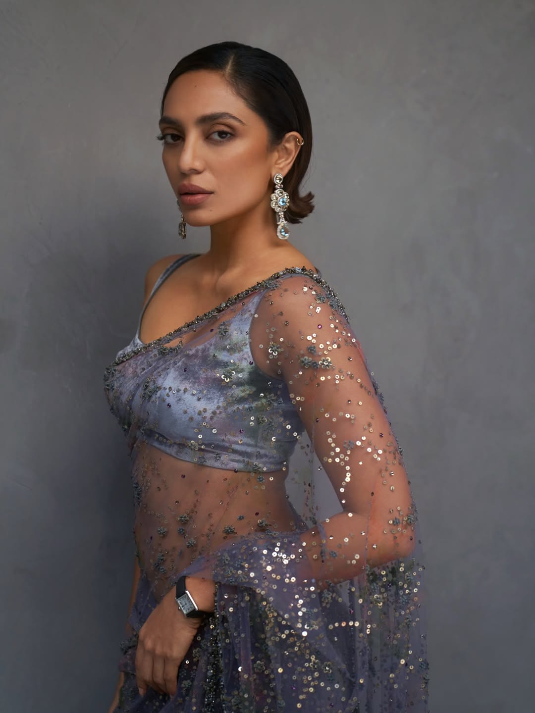ప్రస్తుతం తమిళంలో వెట్టువమ్ అనే సినిమాలో శోభిత నటిస్తోంది. ఈ సినిమాకు పా రంజిత్ దర్శకత్వం వహిస్తున్నాడు.