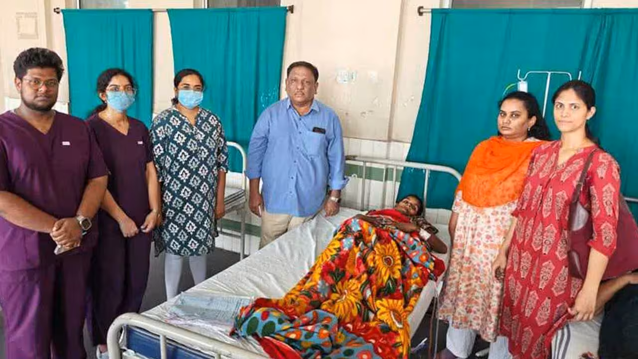 Gandhi Hospital | గాంధీ ఆస్పత్రిలో అరుదైన సర్జరీ.. 2.8 కిలోల ప్లీహాం తొలగింపు