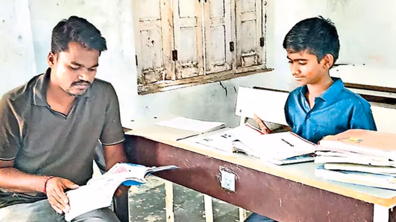 Government School | ఆ బడిలో ఒక్కడే విద్యార్థి.. అతనికీ గురుకులంలో సీటు..
