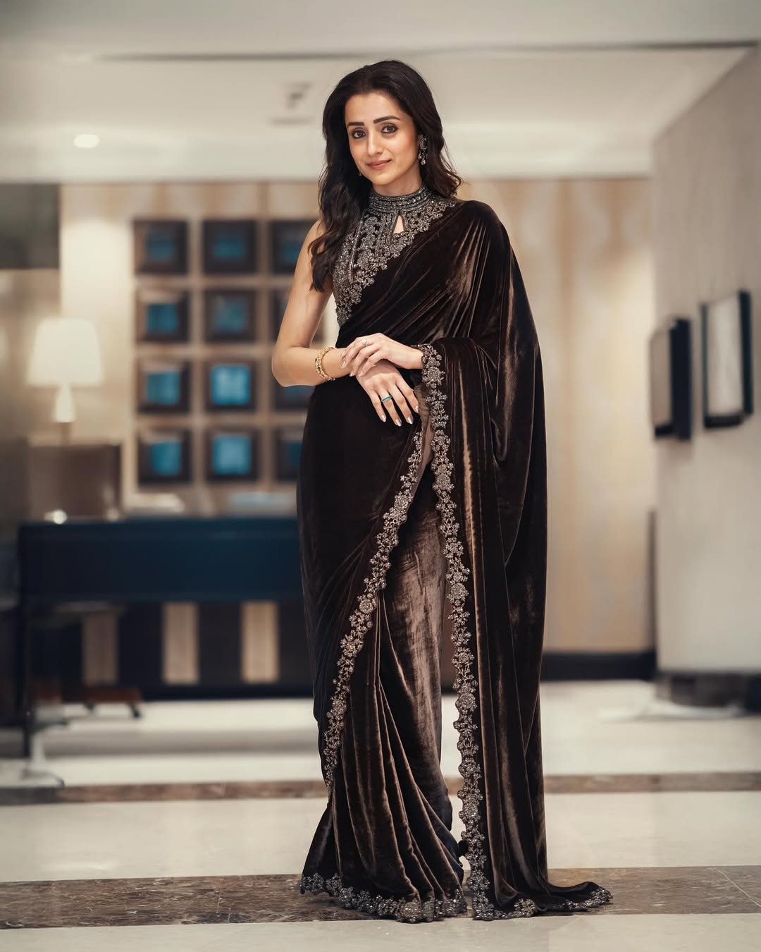ఎళ్లవేళలా తనకు తోడుగా ఉండేది మీరే అంటూ పేర్కొన్నది