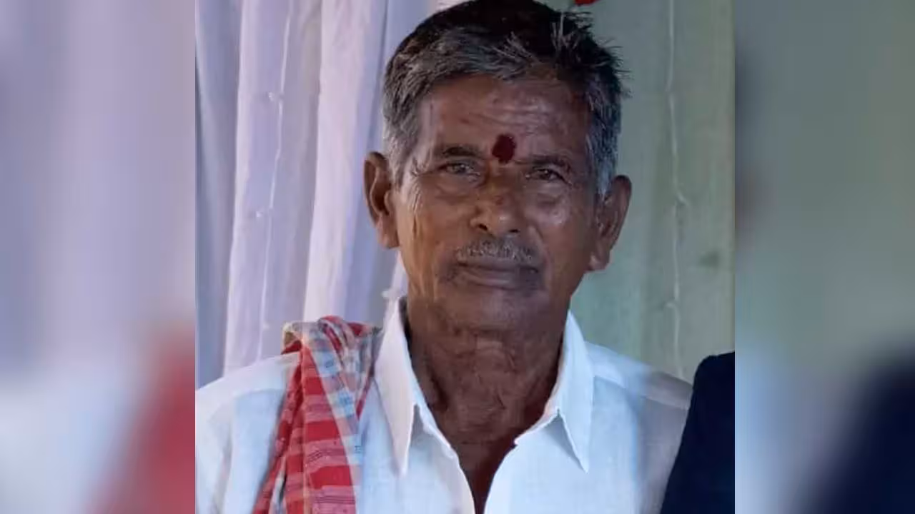 Khammam | బ్రిడ్జికి ఉరేసుకున్న వృద్ధుడు.. వేరైన తల, మొండెం..!