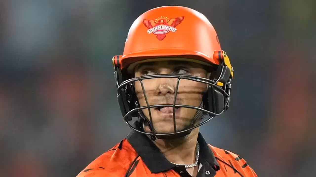 SRH vs RR | అత్యధిక సార్లు డకౌట్ అయిన బ్యాట్స్మెన్గా..! అభిషేక్ శర్మ చెత్త రికార్డు..!