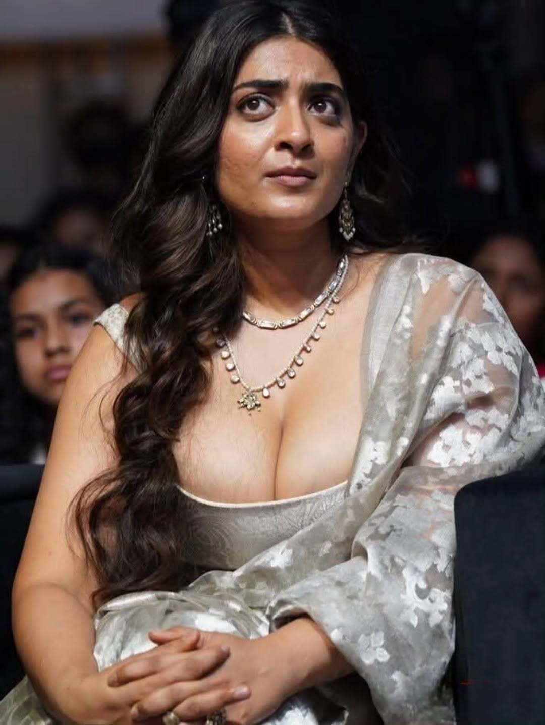 ఈ సినిమాలో పోలీస్ ఆఫీసర్ పాత్రలో కనిపించబోతున్నది.