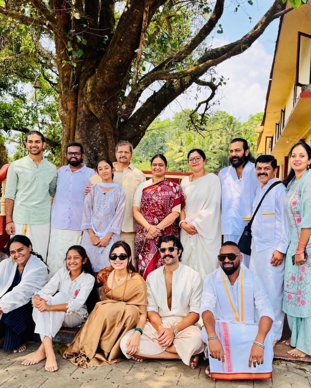 ప్రస్తుతం విజయ్, రష్మిక కలిసి రణబాలి అనే సినిమా చేస్తున్నారు. సెప్టెంబర్ 11న ఈ పాన్ ఇండియన్ మూవీ రిలీజ్ కాబోతుంది.