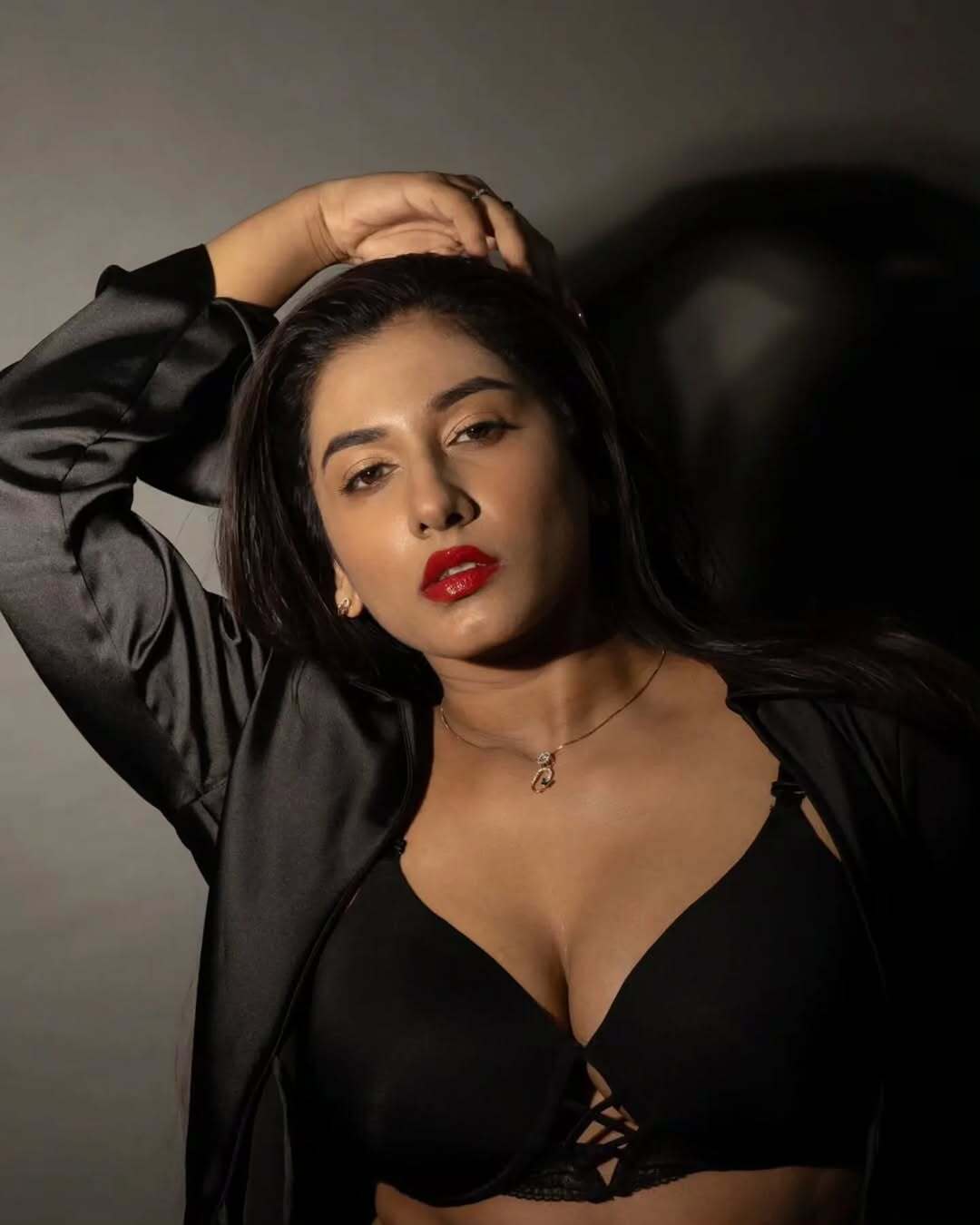 ఇటీవల విష్ణుప్రియ వివాదంలో చిక్కుకుంది.