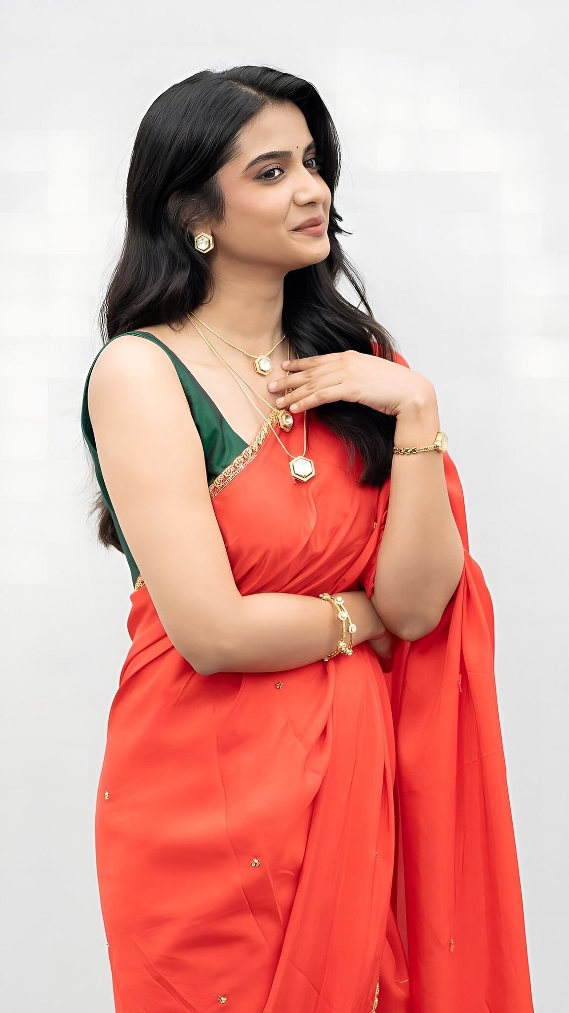 నాగార్జున అక్కినేని నిర్మించిన నిర్మలా కాన్వెంట్ సినిమాతో యాక్టర్గా శ్రీగౌరిప్రియ జర్నీ మొదలైంది.