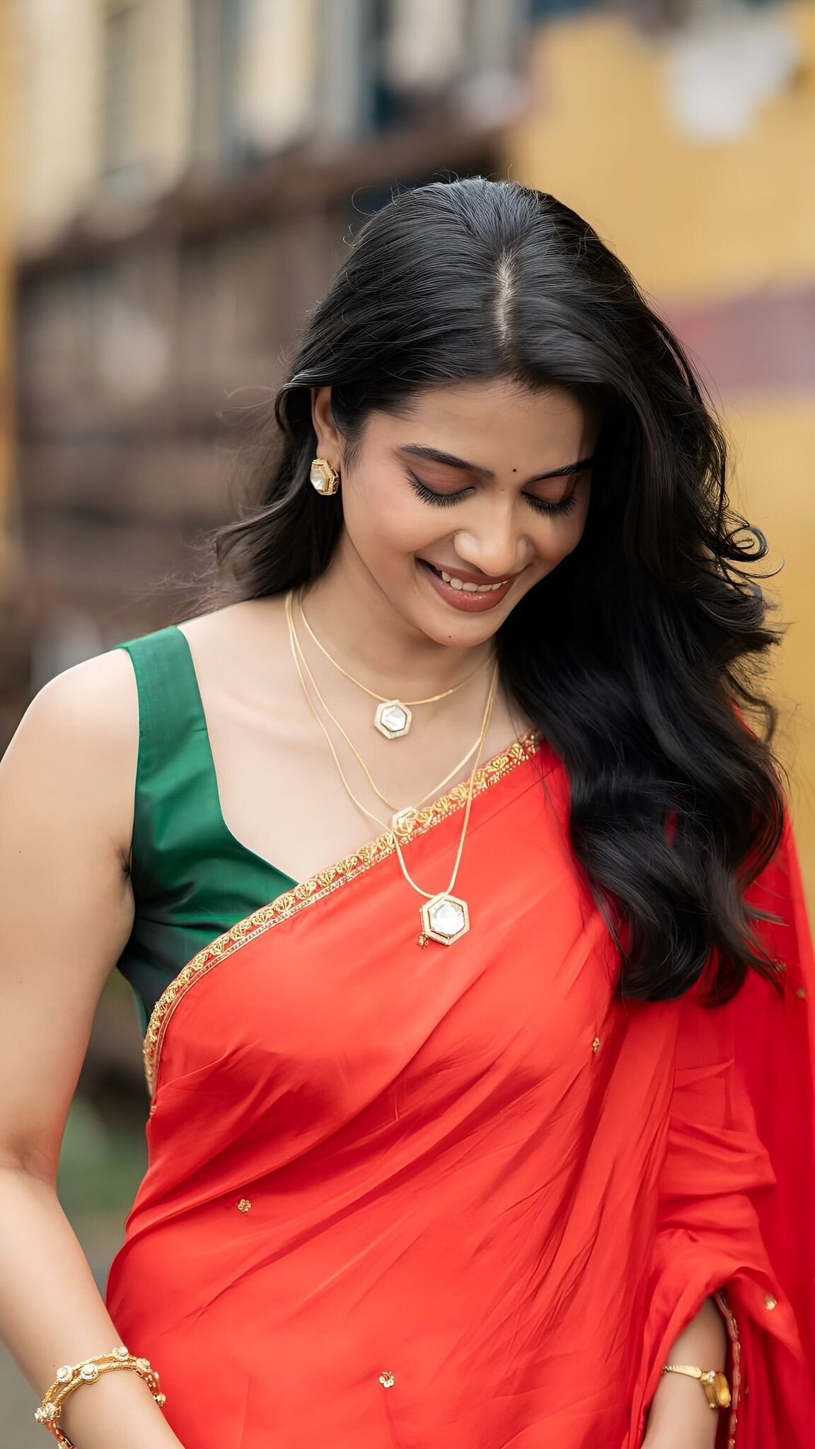 జెమినీ టీవీలో టెలికాస్ట్ అయిన బోల్ బేబీ బోల్ టీవీ షోలో కంటెస్టెంట్గా పాల్గొన్నది.