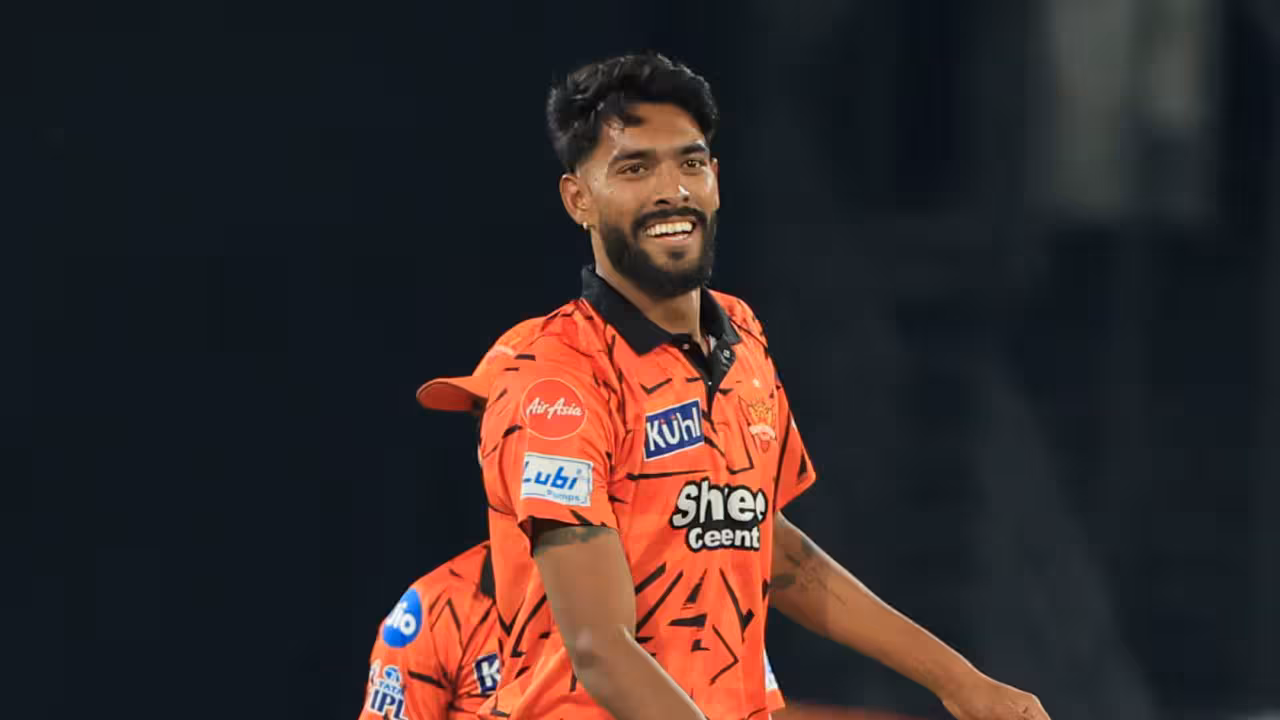 IPL 2026 | ప్రఫుల్ హింగే ఎవరు..? ఐపీఎల్ చరిత్రలో తొలి ఓవర్లో మూడు వికెట్ల తీసిన సన్రైజర్స్ బౌలర్..!