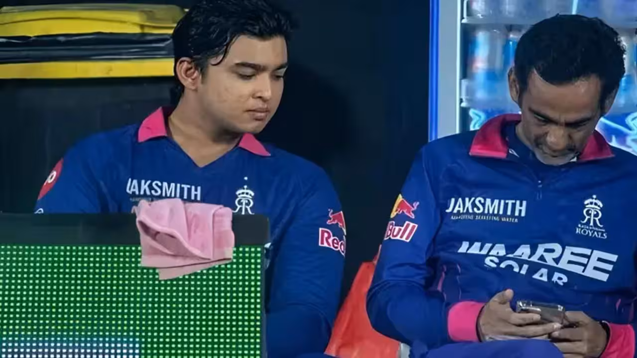 IPL 2026 | డగౌట్లో మొబైల్ వినియోగం.. రాజస్థాన్ మేనేజర్కు బీసీసీఐ నోటీసులు..!